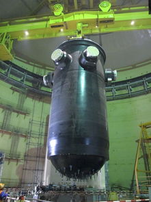 紅沿河核電4號機組壓力容器翻轉就位